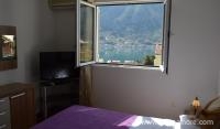 Stan sa pogledom na more, alloggi privati a Kotor, Montenegro